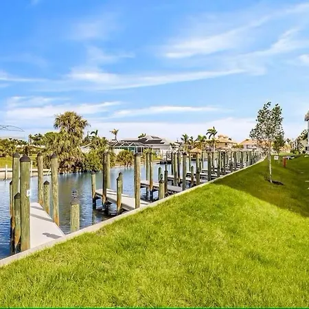 Villa Gulf Access With Boat Slip, Heated Saltwater Pool, Dog-Friendly - Bacino Vista #207 - Roelens